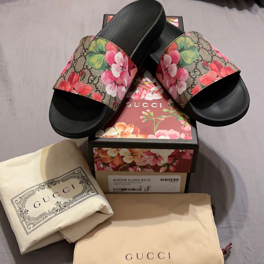 Like new. Gucci Blooms Slides Size 40